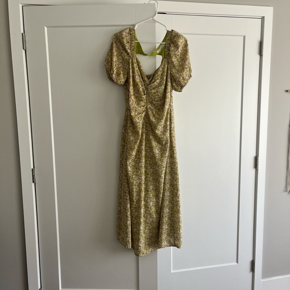 Astr Dresses & Skirts - ASTR the Label Floral Dress